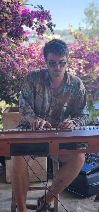 Jonas Borchert am Keyboard-Setup